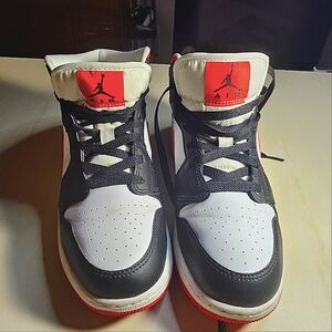 Nike Air Jordan "White Very Berry" size 5.5Y